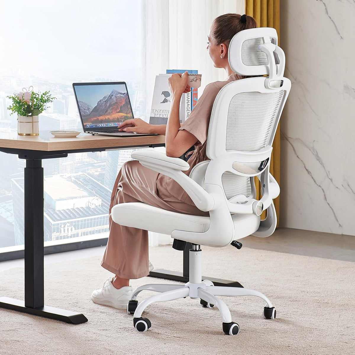 Office Chair Ergonomic Desk Chair 330 lbs Home Mesh Desk Chair Comfortable Gaming Chair